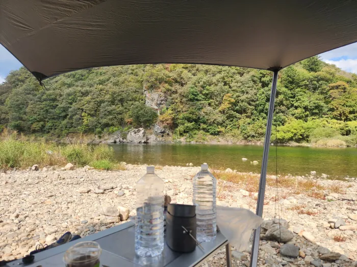 The weather is so nice, I came to Hongcheon (a scenic county outside Seoul). The autumn breeze is wonderful.